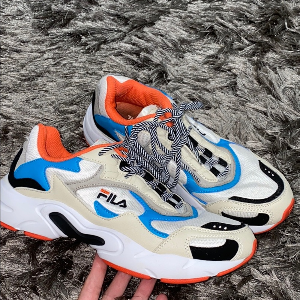 Women’s filas size 9